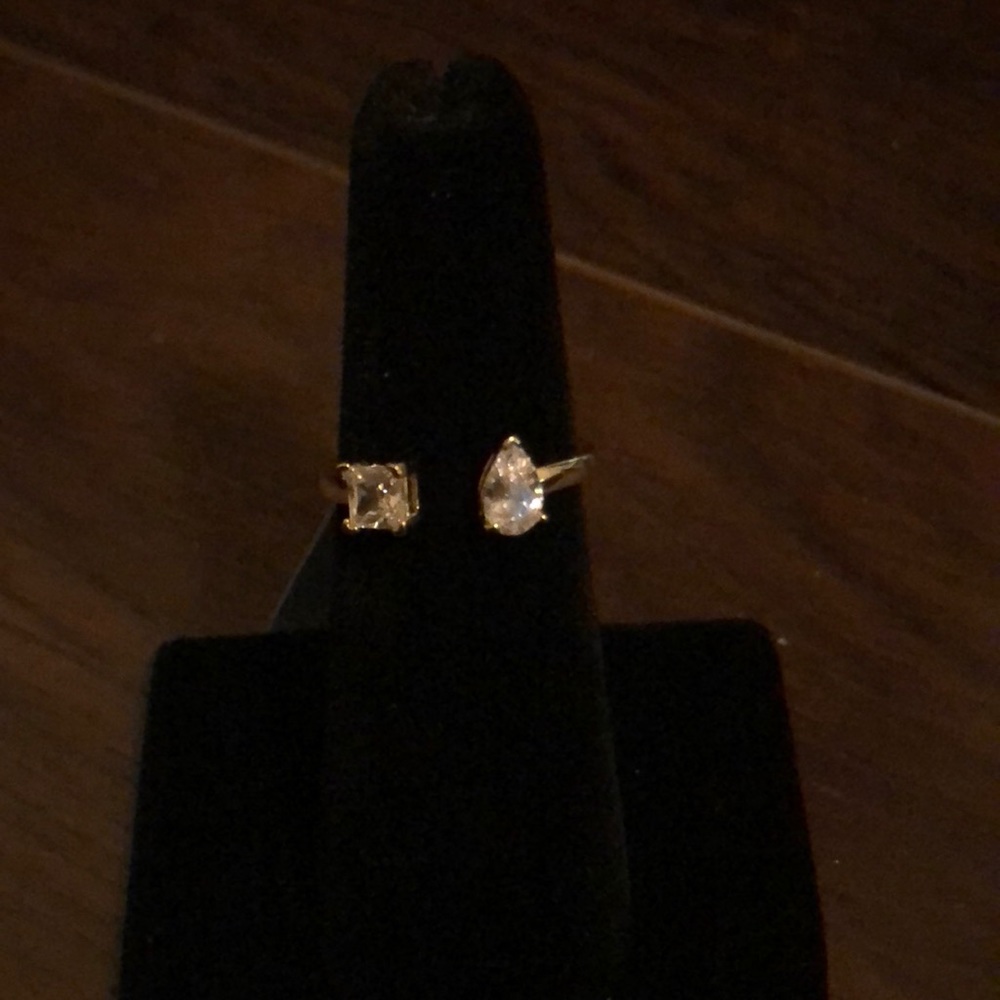 Tear drop and square beautiful ring